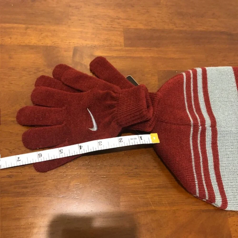 Nike Kids Youth Beanie Hat and Gloves Set NWT.